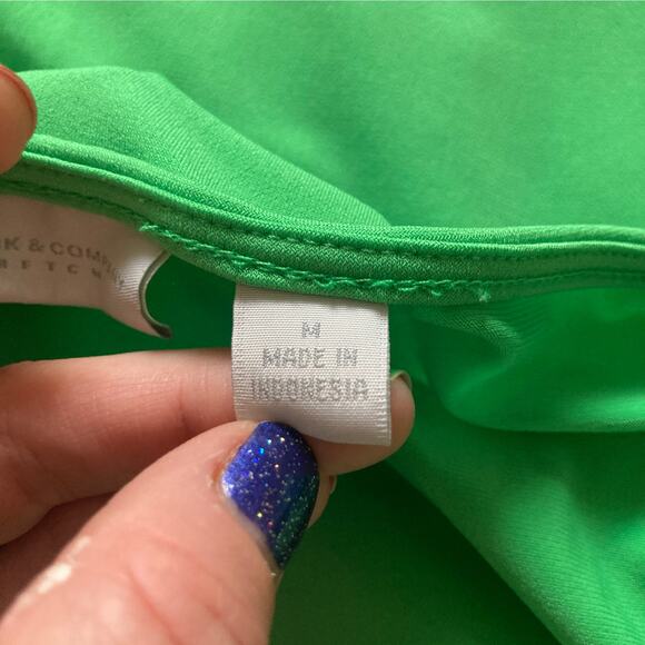 New York & Co Kelly Green Stretch Pullover Top, Size M - Picture 5 of 7